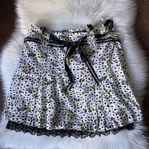 Rachelle pleated skirt, size 6